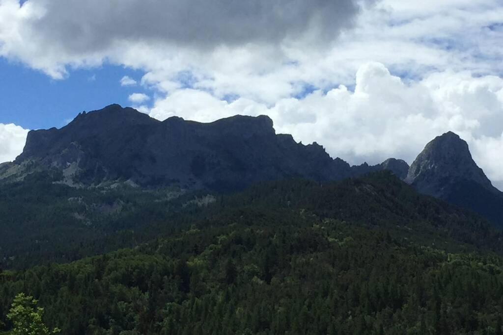 Maison Neuve Proche De Barcelonnette Jausiers Luaran gambar