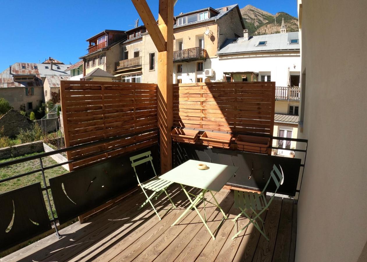 Maison Neuve Proche De Barcelonnette Jausiers Luaran gambar