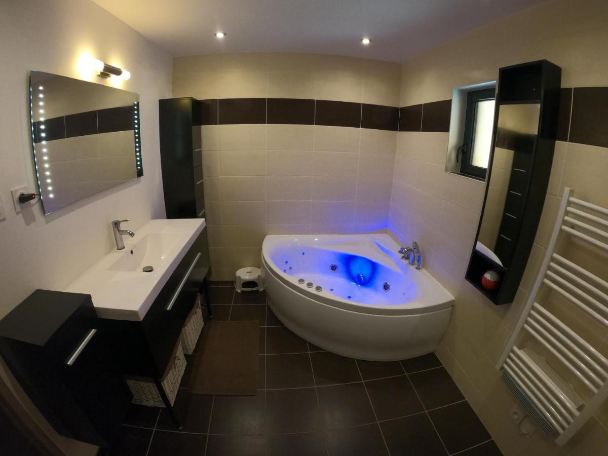 Maison Neuve Proche De Barcelonnette Jausiers Luaran gambar